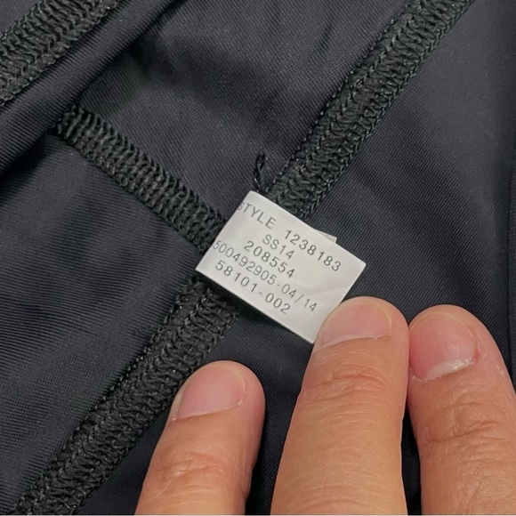 UNDER ARMOUR
CAPRI LEGGING WOMENS BLACK
MEDIUM
RUNNING&JOGGING
SPORTS LOGO XL - Picture 8 of 9